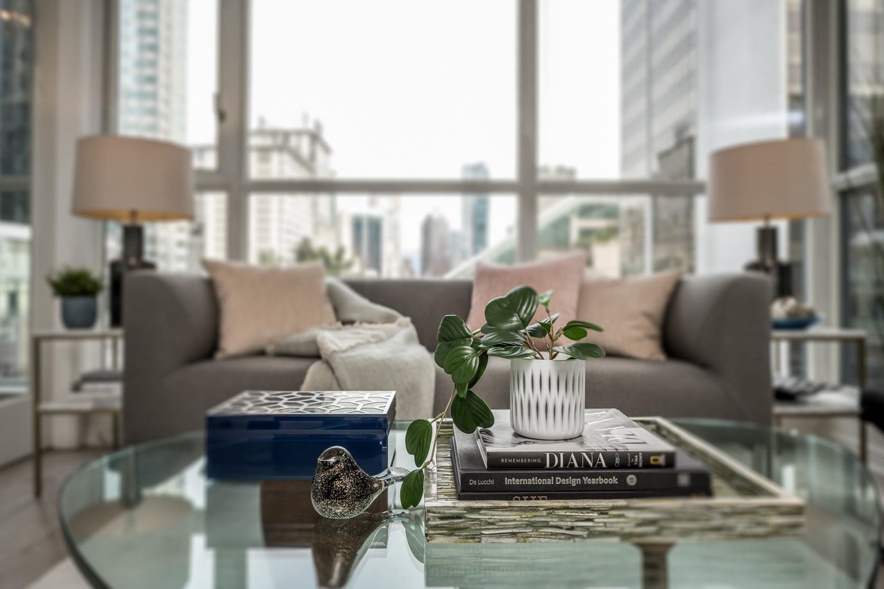 702-1068 Hornby Street, Vancouver