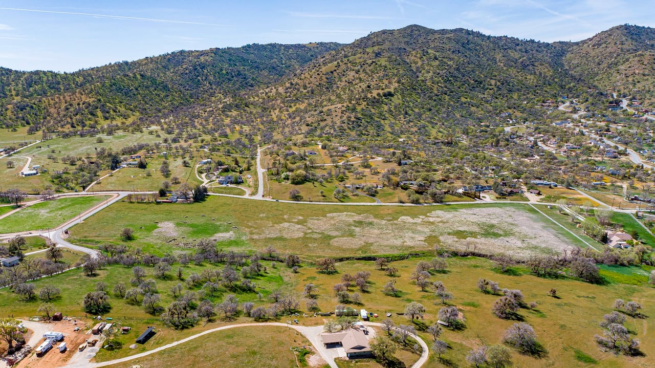 Jeffrey Rd,Tehachapi, CA  93561   