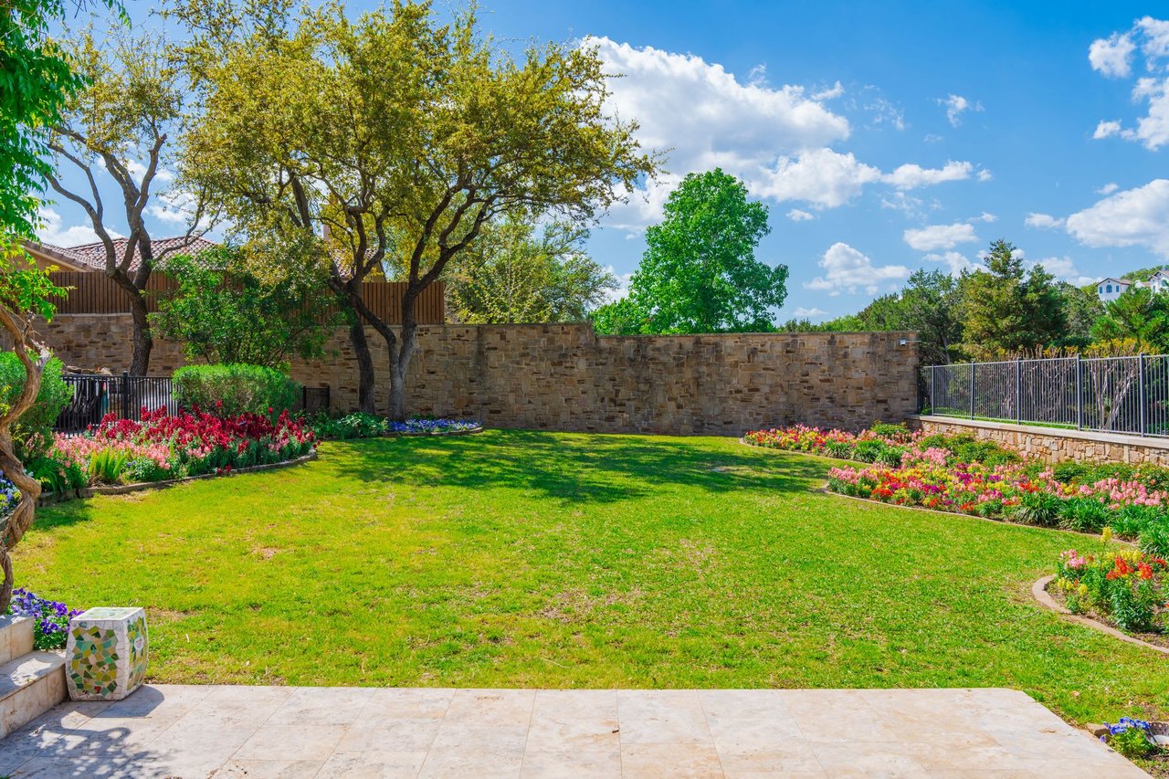 Gated Estate in Seven Oaks