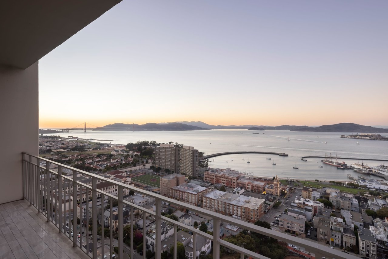 Jay Jeffers-Designed Bay View Apartment on Russian Hill