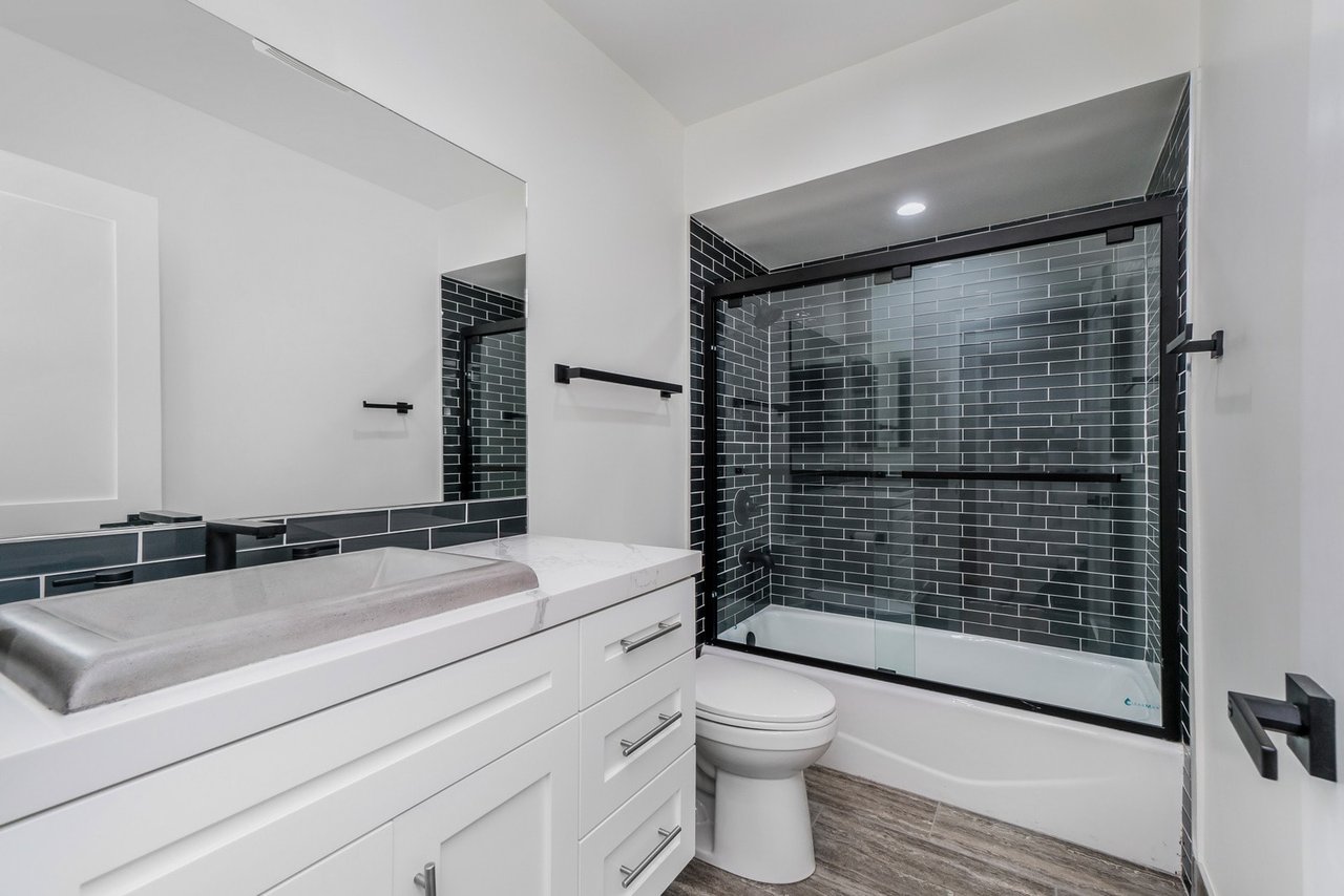 1532 9th Street Unit: 7