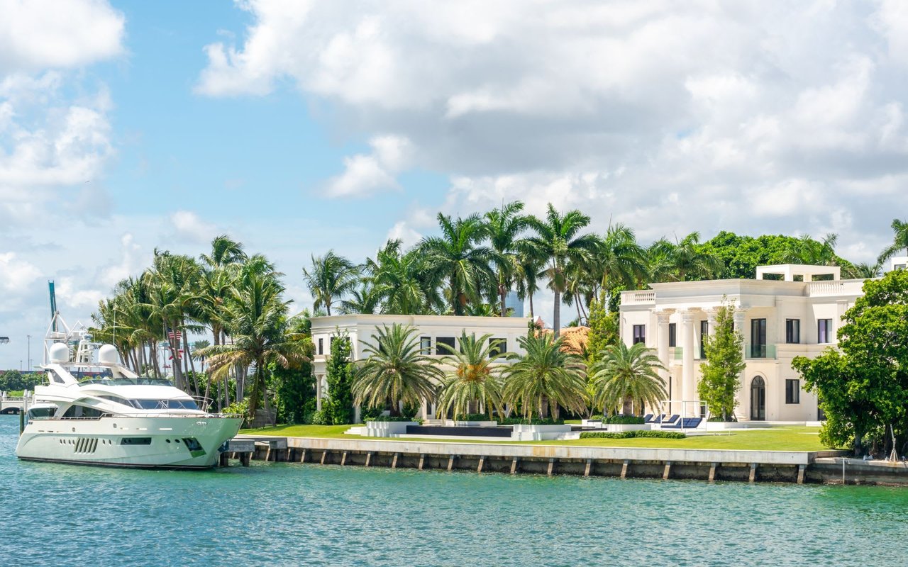 Unparalleled Elegance: Exploring the Ultra Luxury Real Estate Market in Sarasota