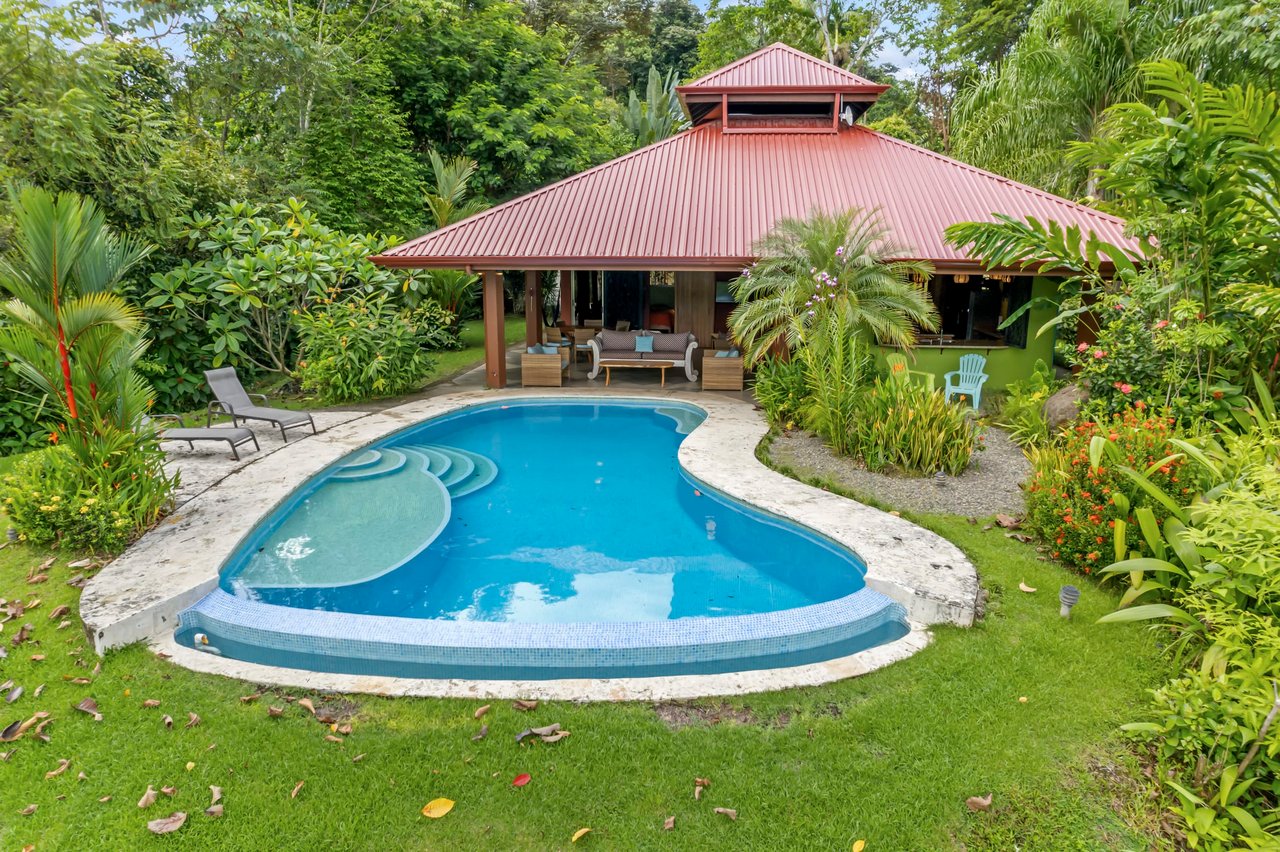 Casa Loro Verde,  Rainforest Jungle Retreat Home on 5.24 Acres in Portalon!