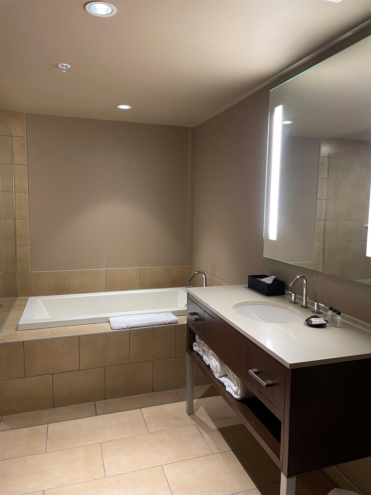 105D-2020 London Ln