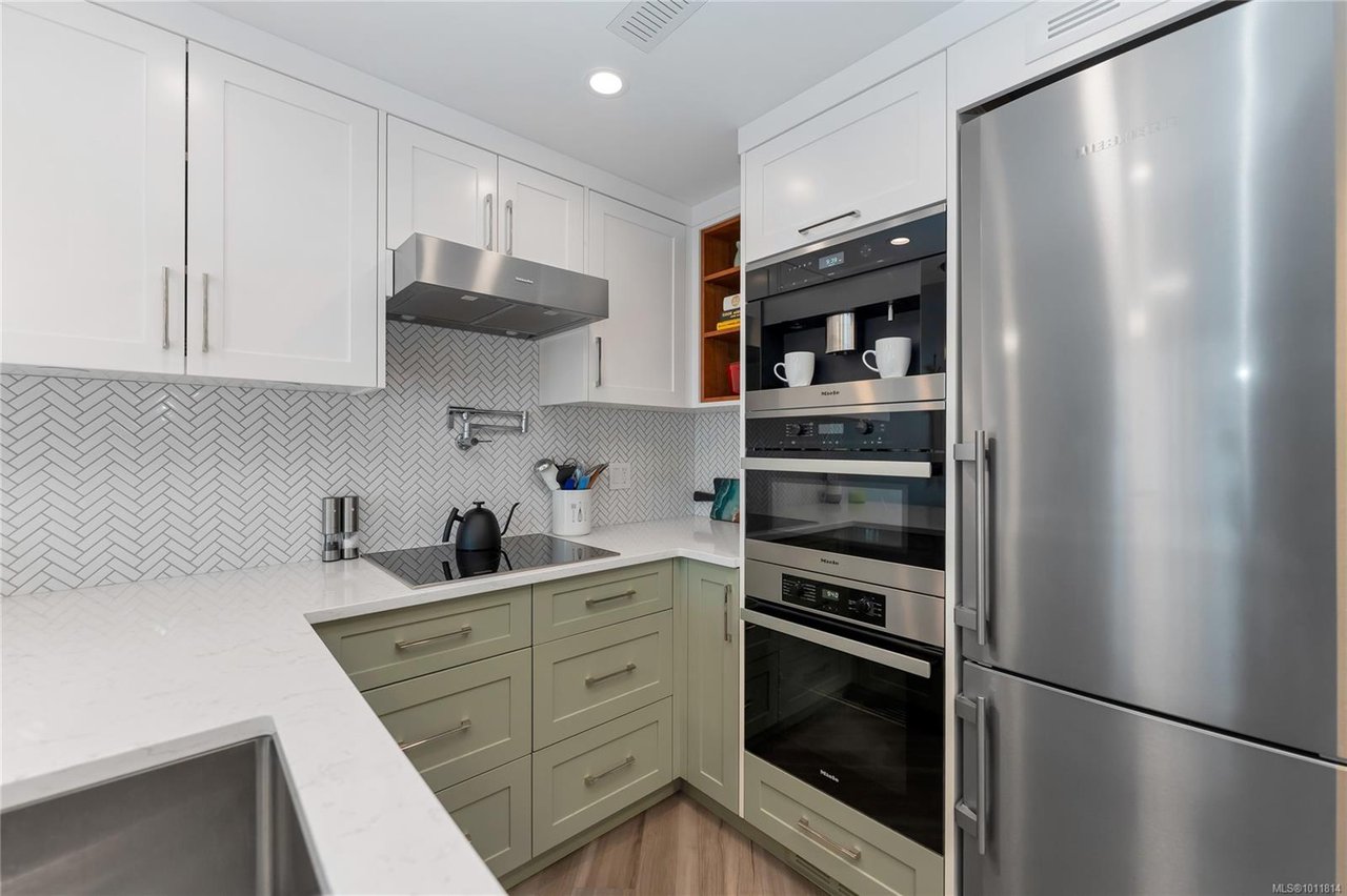 803-930 Yates St, Victoria