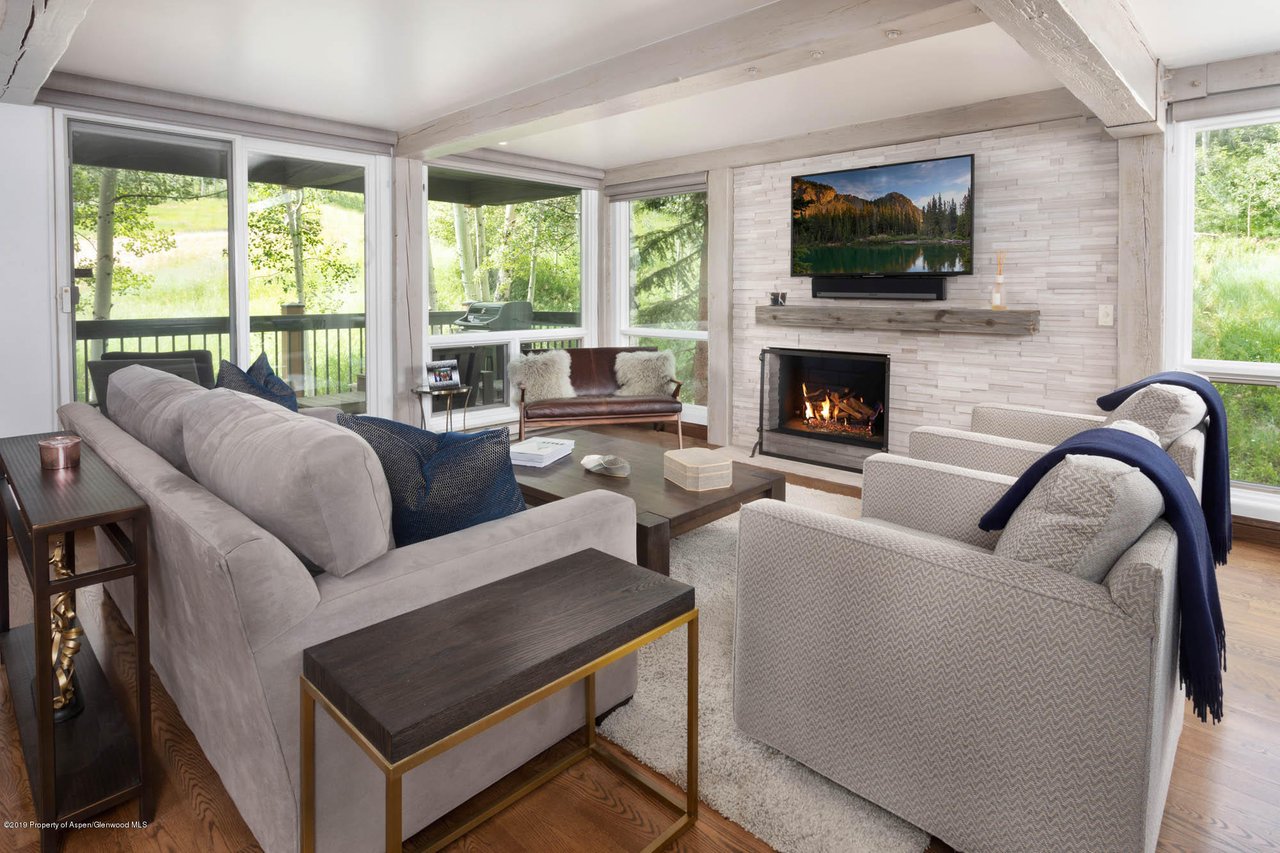 855 Carriage Way #Summit 204