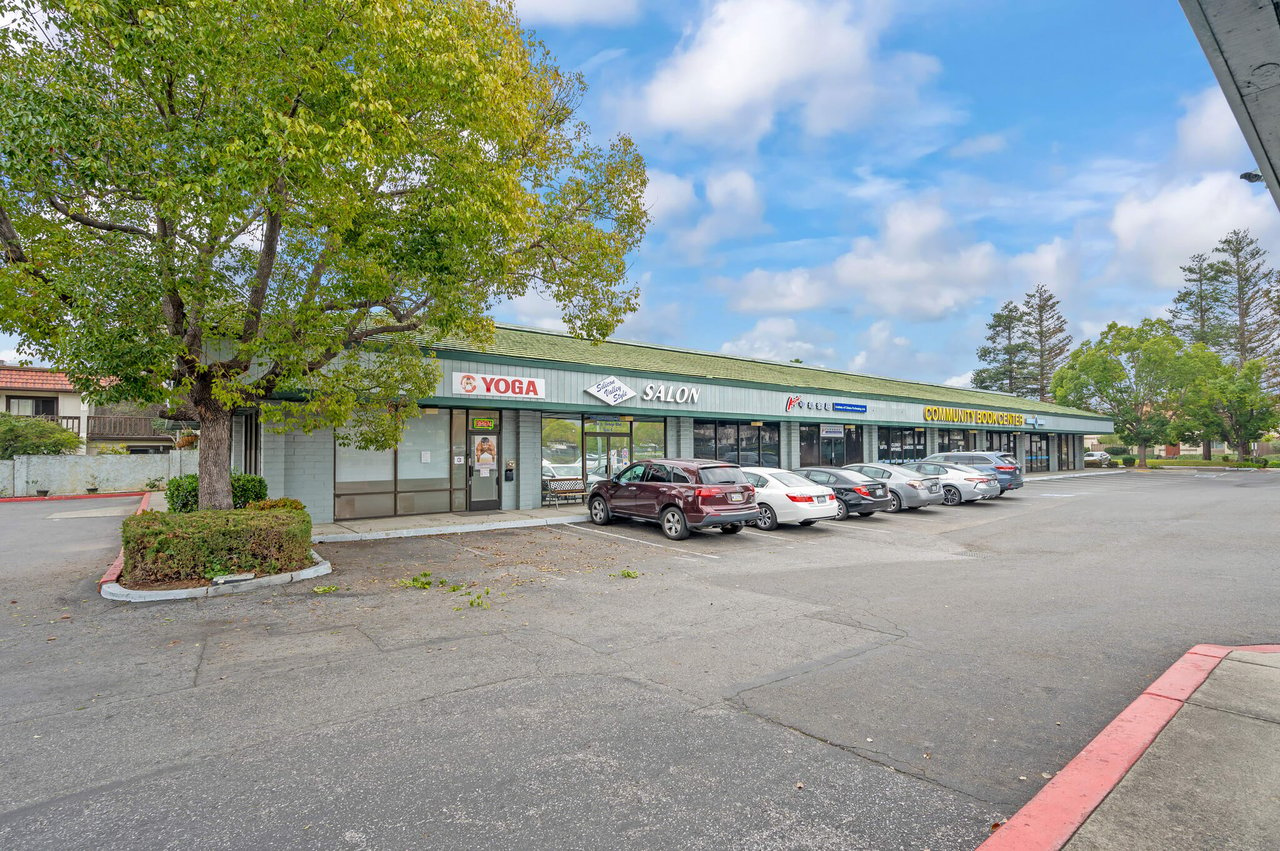 NNN Leased Shopping Center