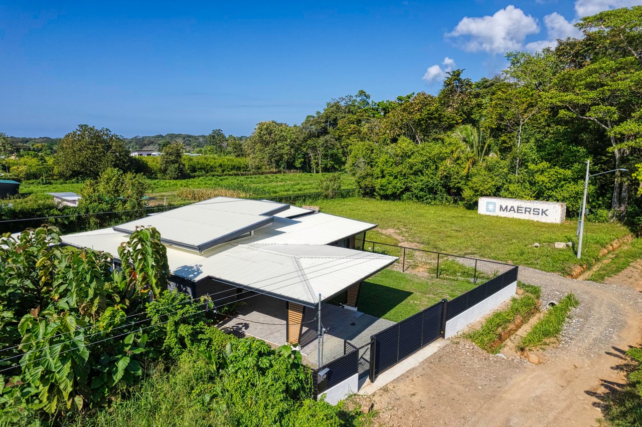 Luxury Beach House in Uvita