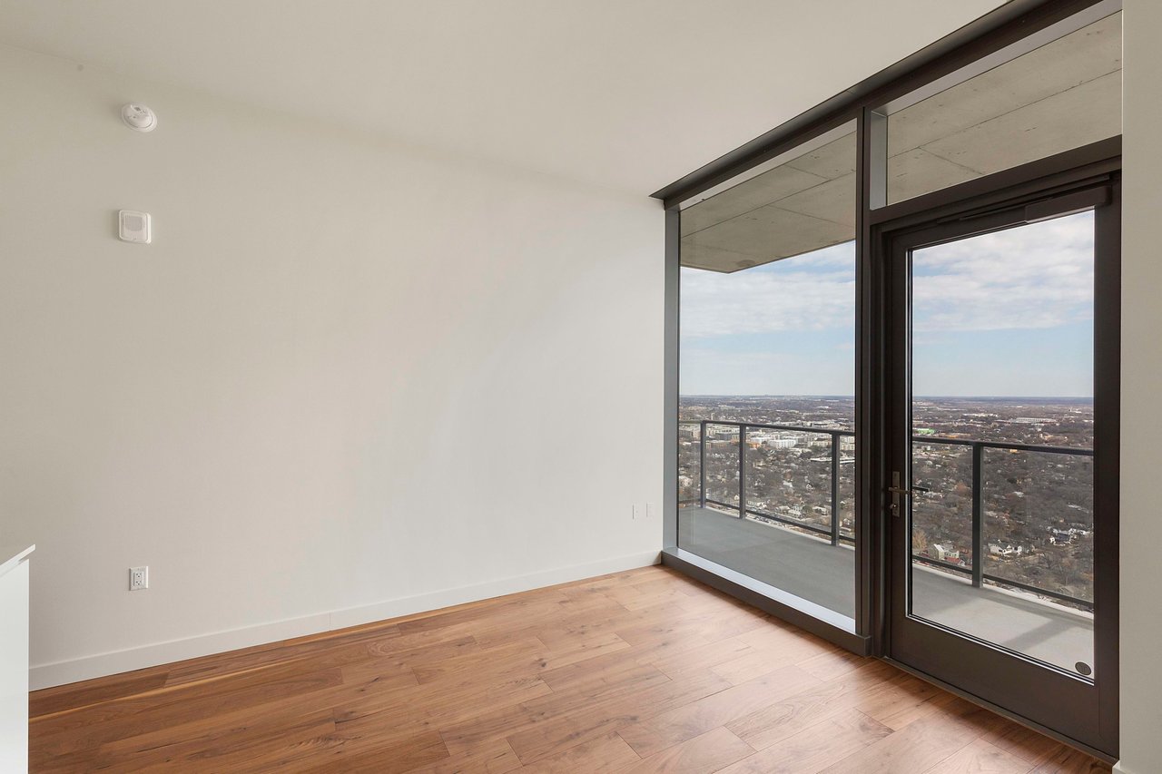 44 East Ave #3807