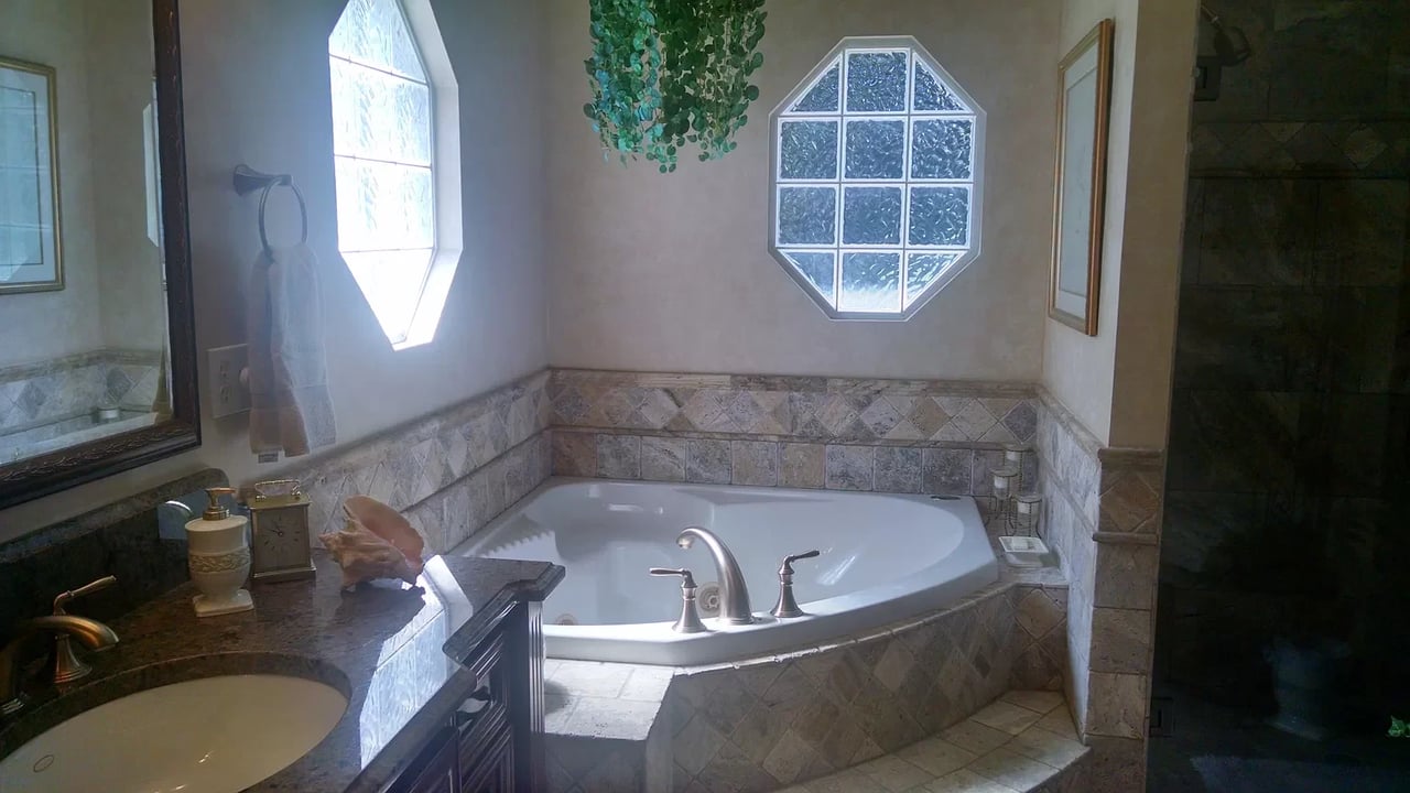 3240 COUNTRY CLUB Drive