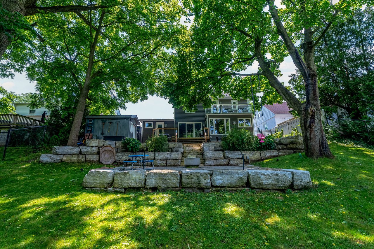 887 Forest Glen Avenue, Burlington