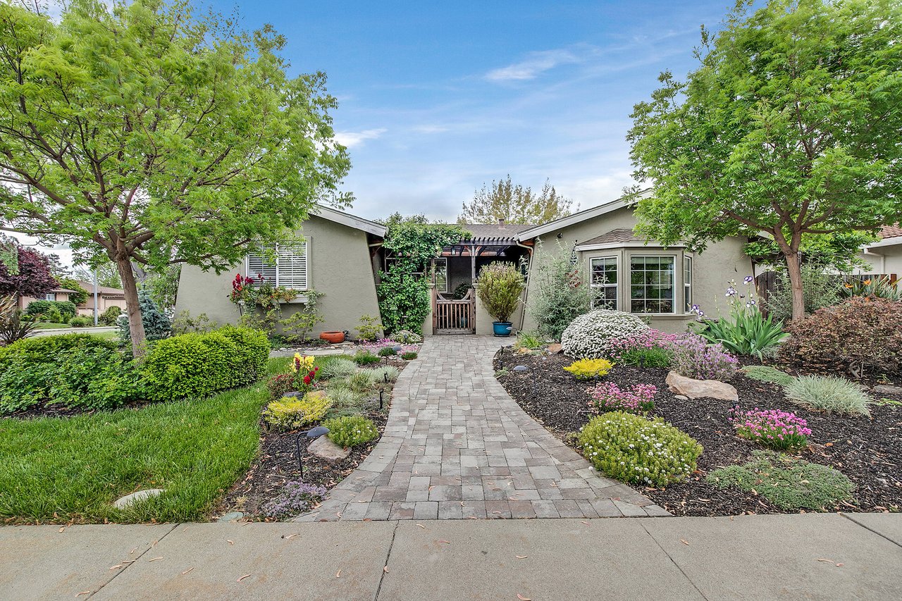 687 Emerald Street