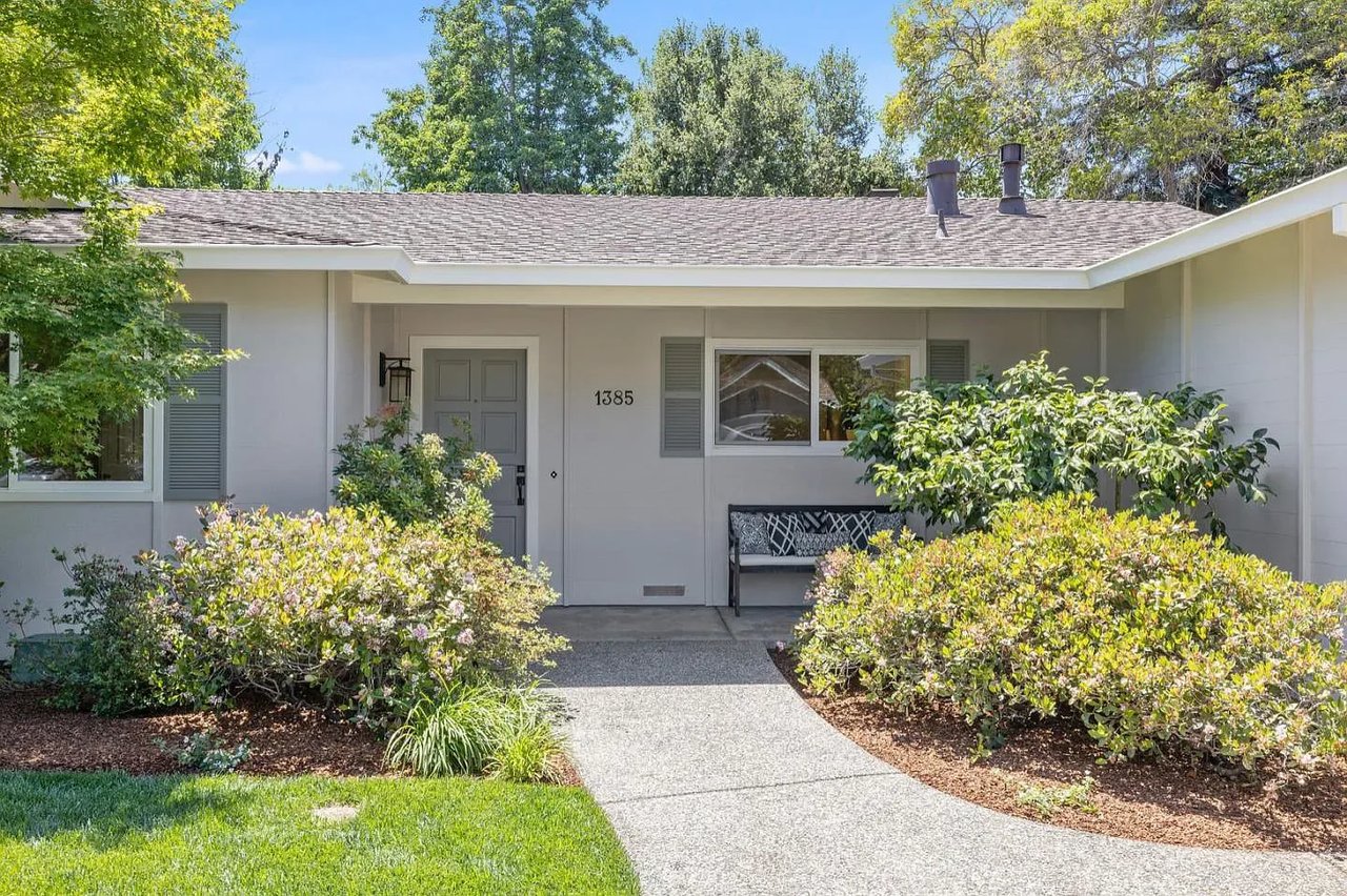 1385 Delfino Way