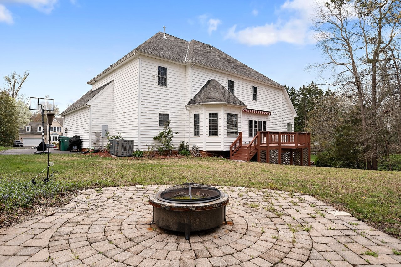 8805 Thornton Heath Drive