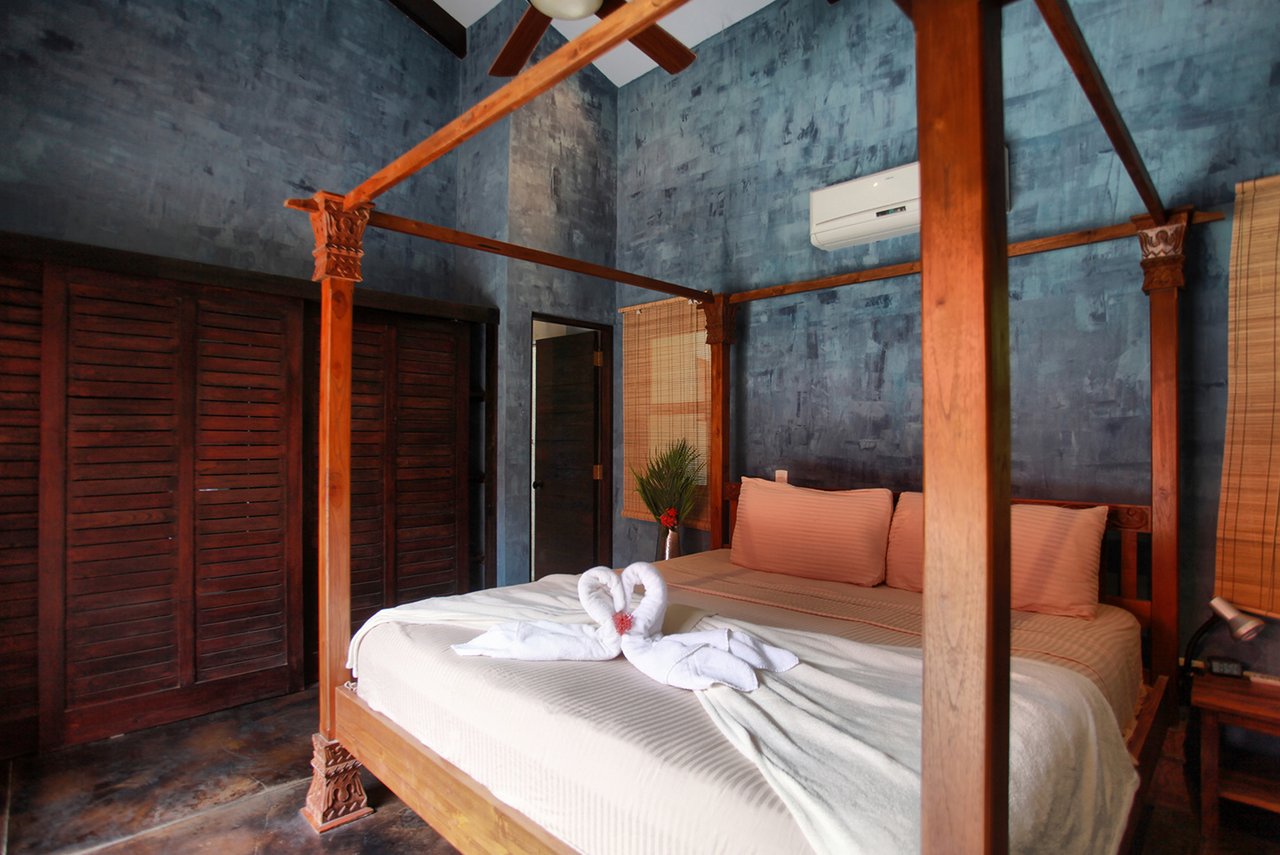 Pool Home Near Surf Break, Santa Teresa, Puntarenas