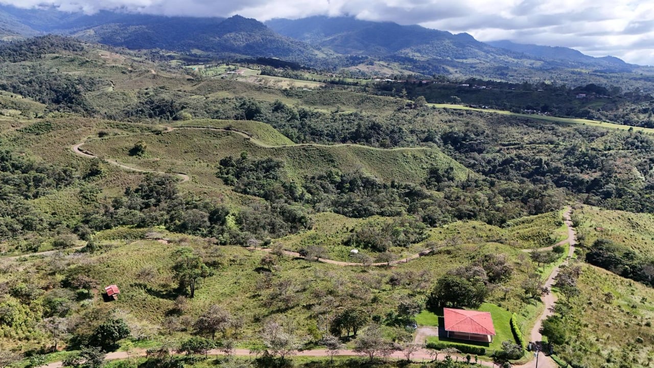 River and Waterfall Ranch, Perez Zeledon, San Jose