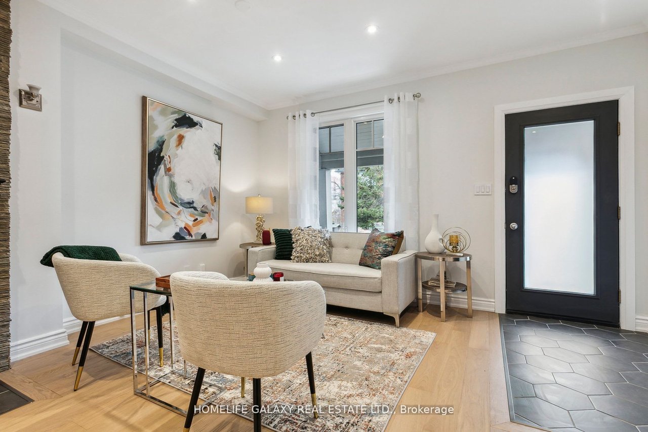 16 Jerome St