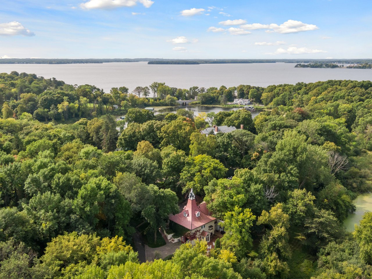 425 Ferndale Woods Road | Wayzata