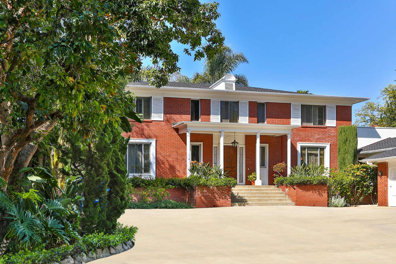 Traditional Tennis Court Estate in the Park