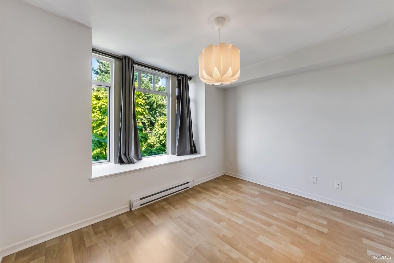 303-3727 W 10th Avenue, Vancouver