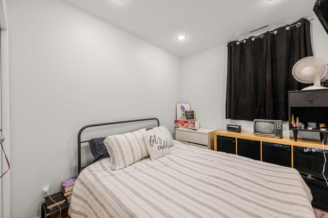 10-50354 Adelaide Pl