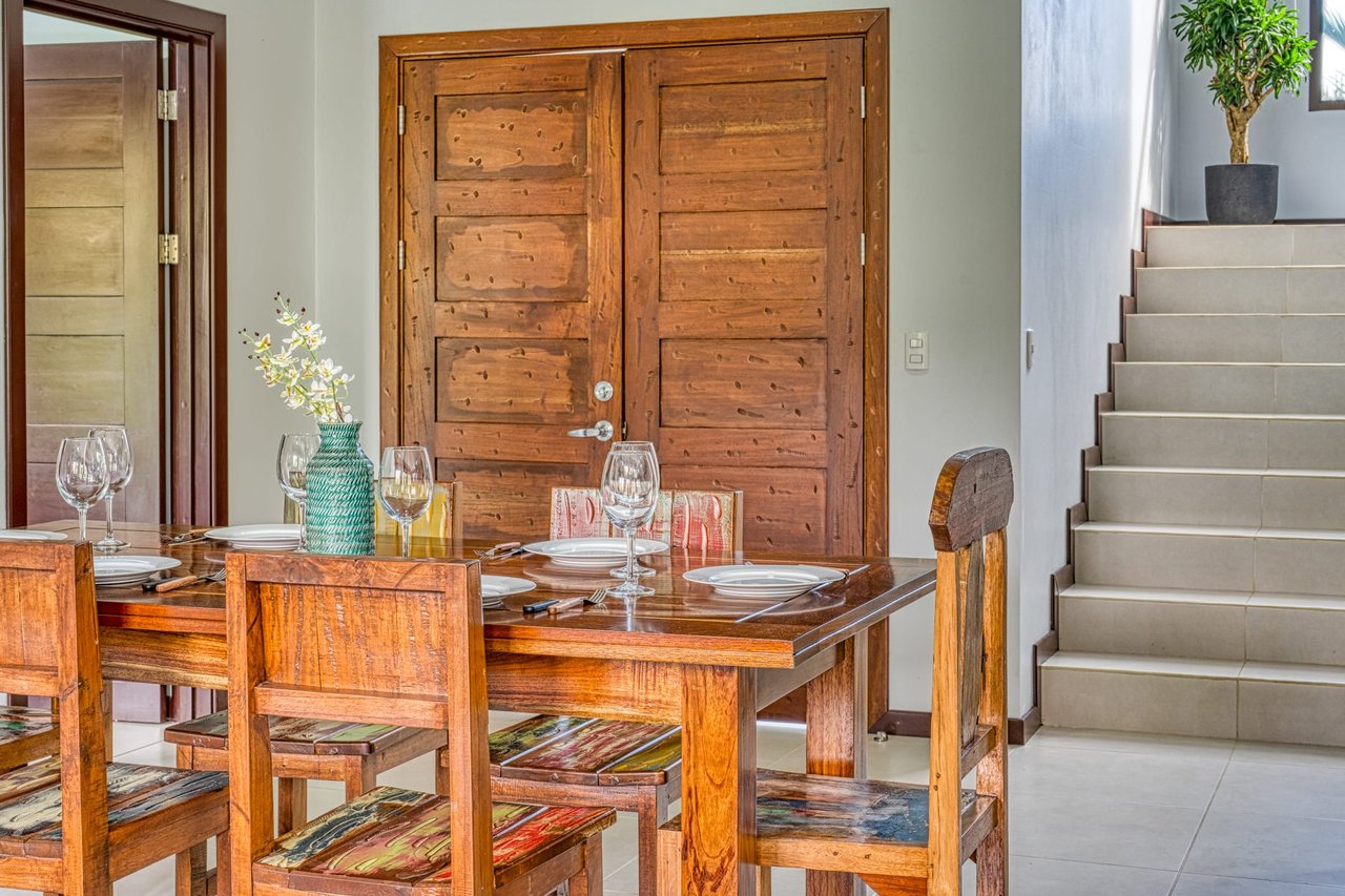 3 BEDROOM MODERN HOME WITH POOL WALKING DISTANCE TO EVERYTHING IN UVITA