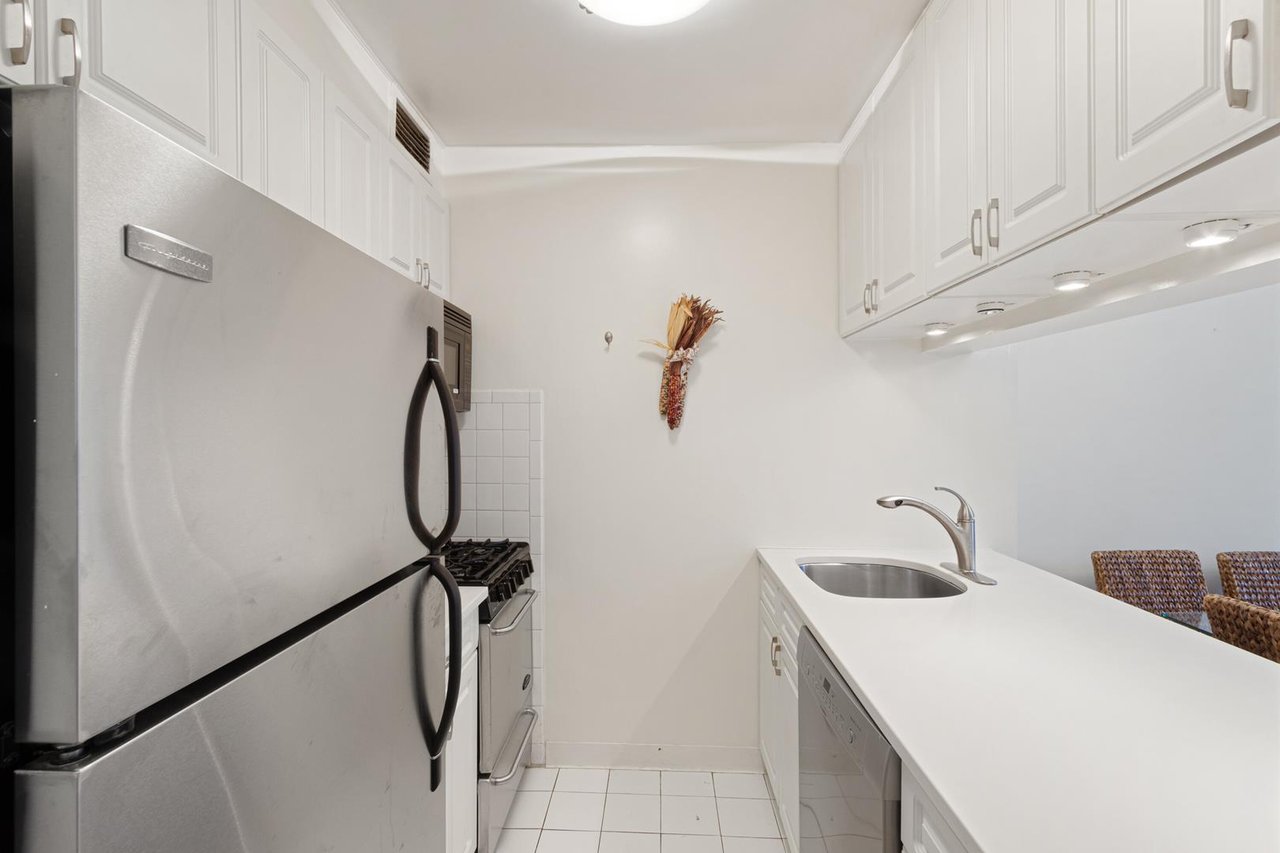 300 Albany Street, Apt 3-E