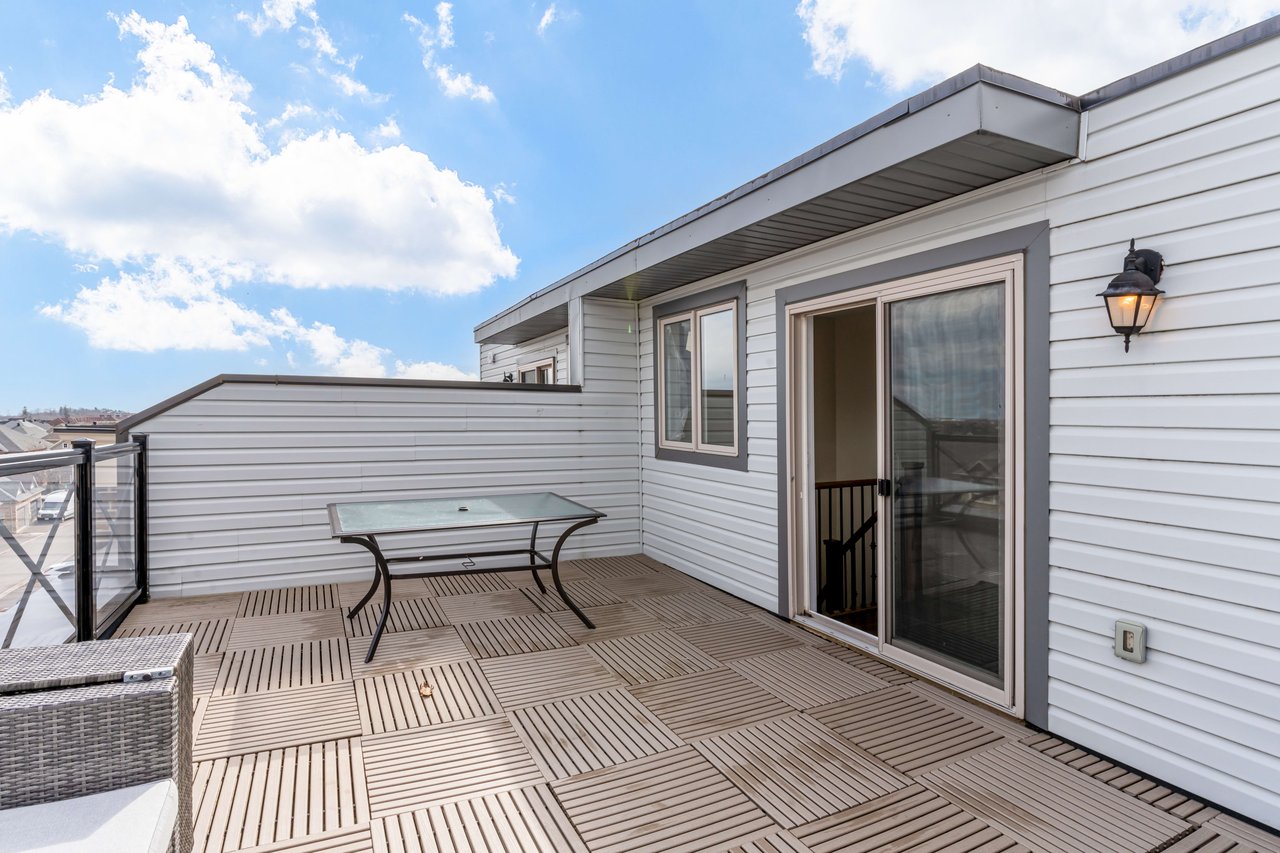 112-2 Dunsheath Way