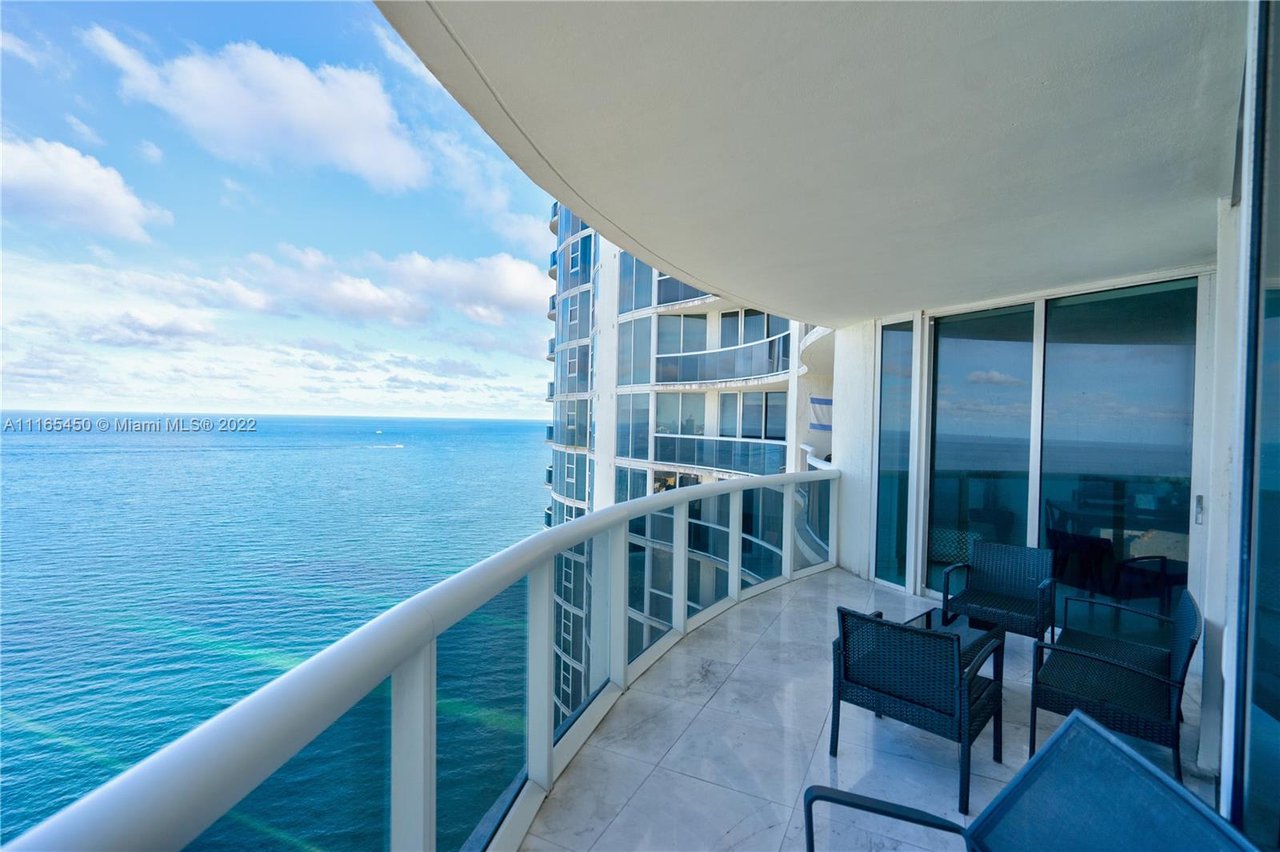 17201 Collins Ave #3708 Sunny Isles FL