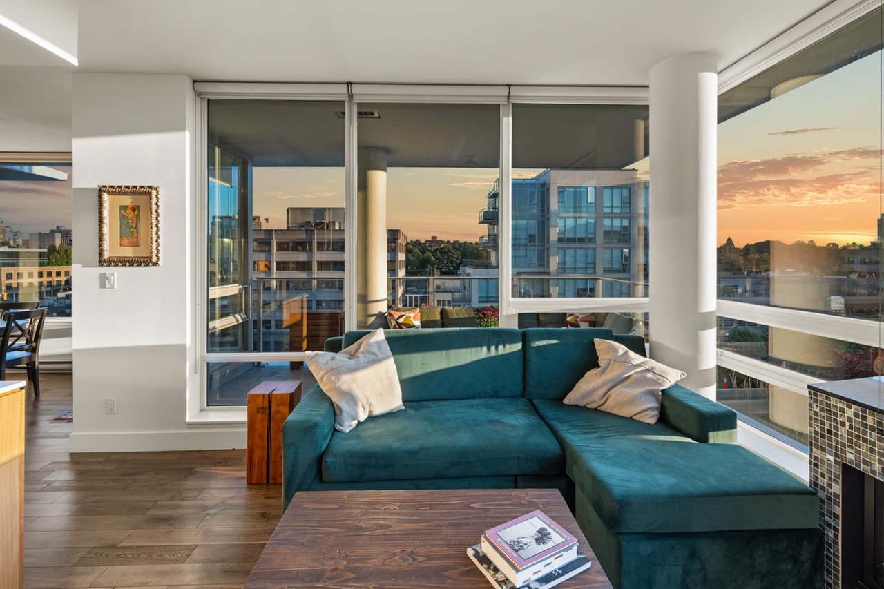 902-1675 W 8th Ave