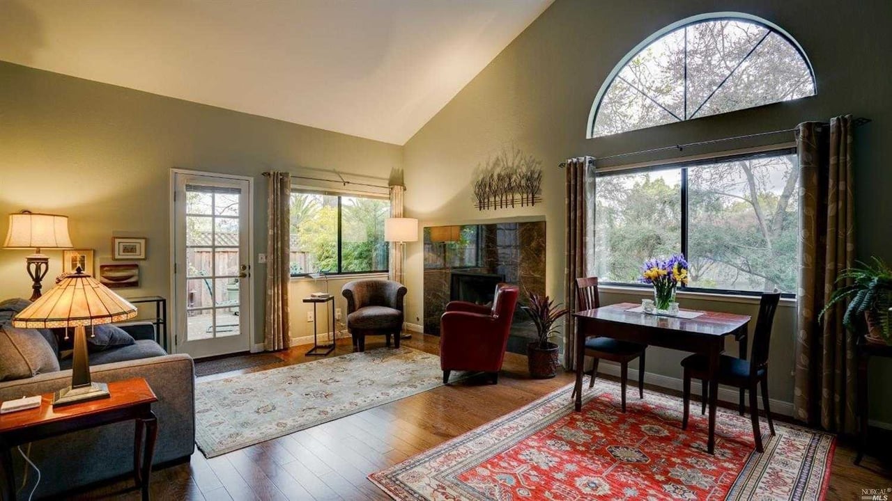 4 Picadilly Ct