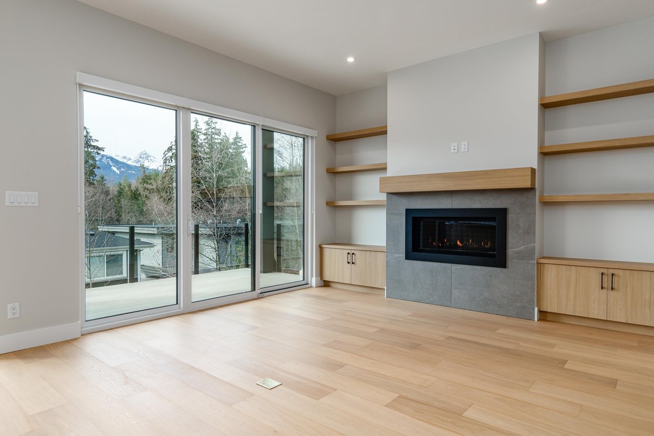 13-3385 Mamquam Rd