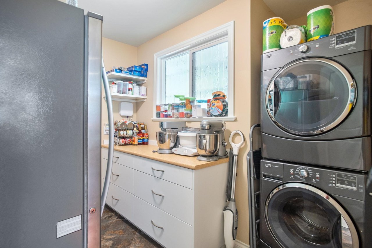 5755 Telegraph Trail