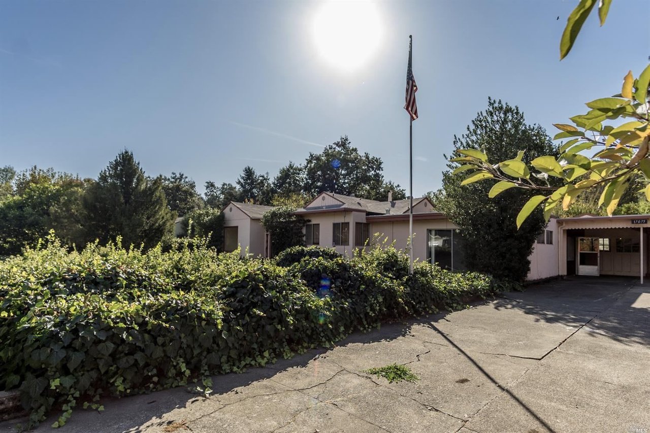17075 Brookside Rd
