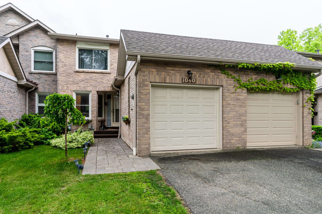 Glen Abbey townhome on lush ravine