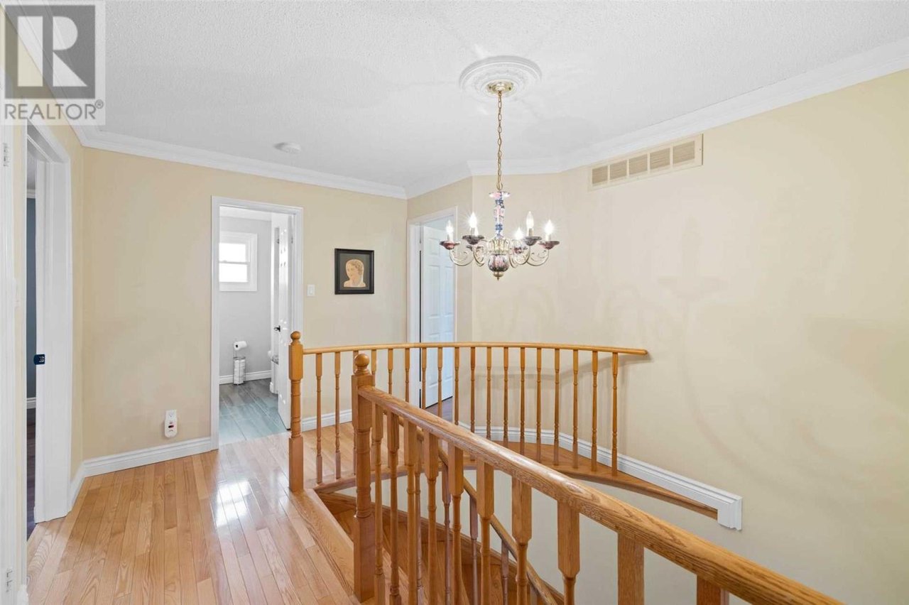 1600 STANCOMBE CRES