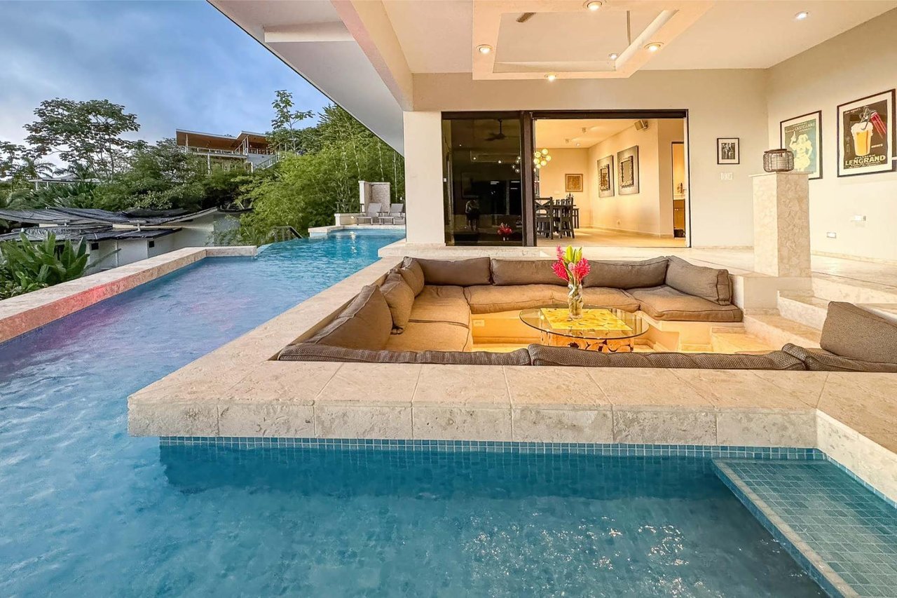 Hilltop Villa with Infinity Pool, Uvita, Puntarenas