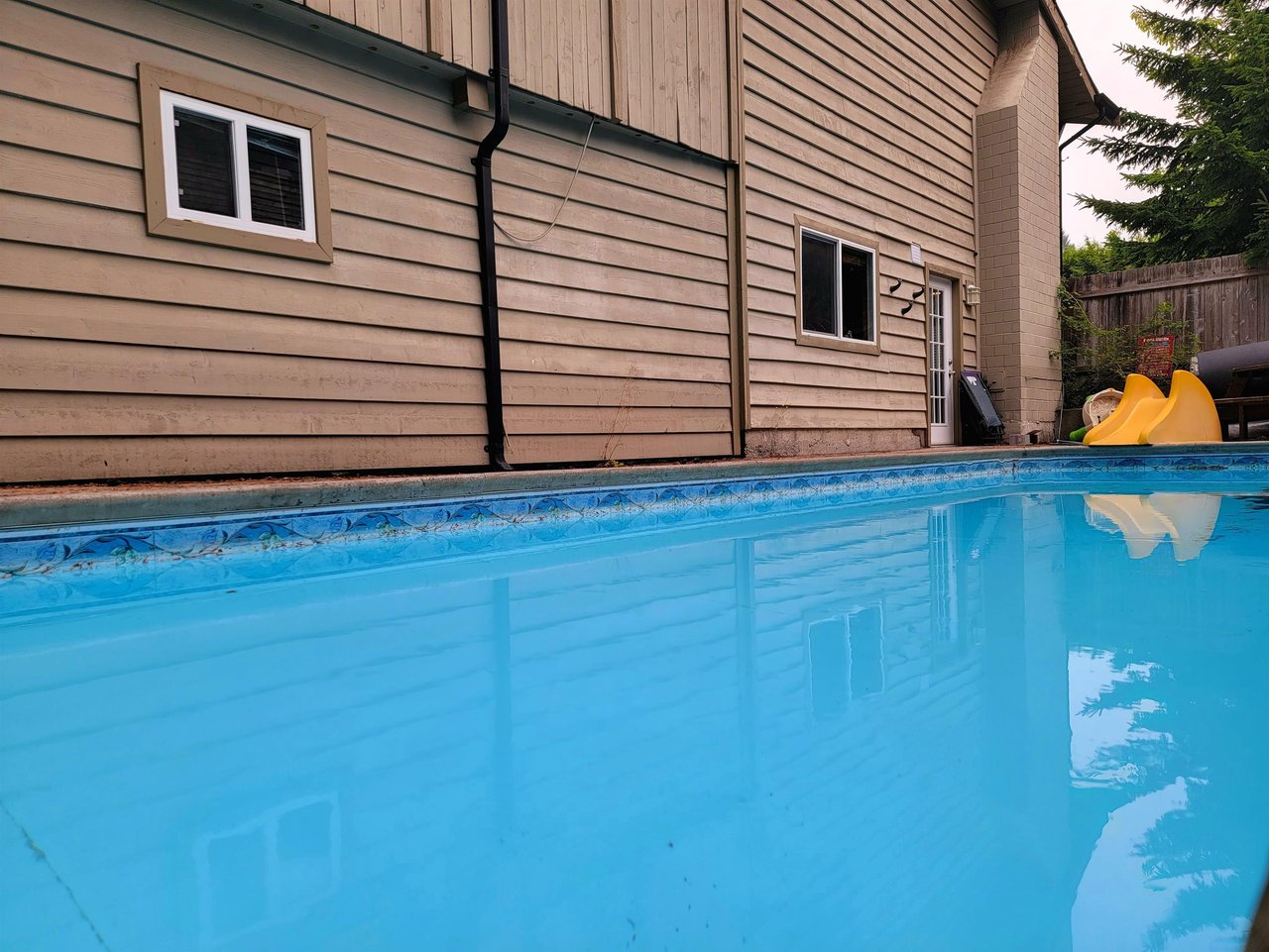 2552 Jura Cres