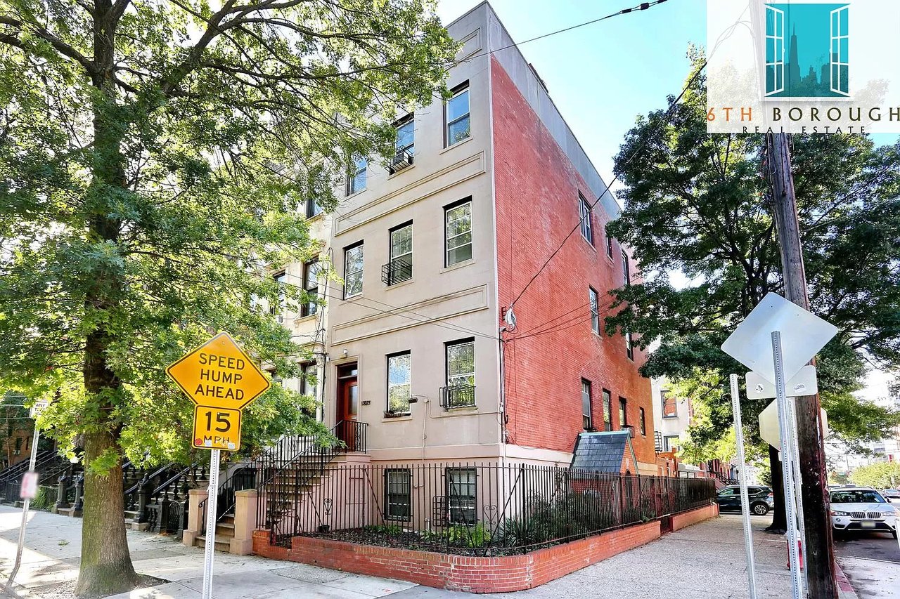 307 York St