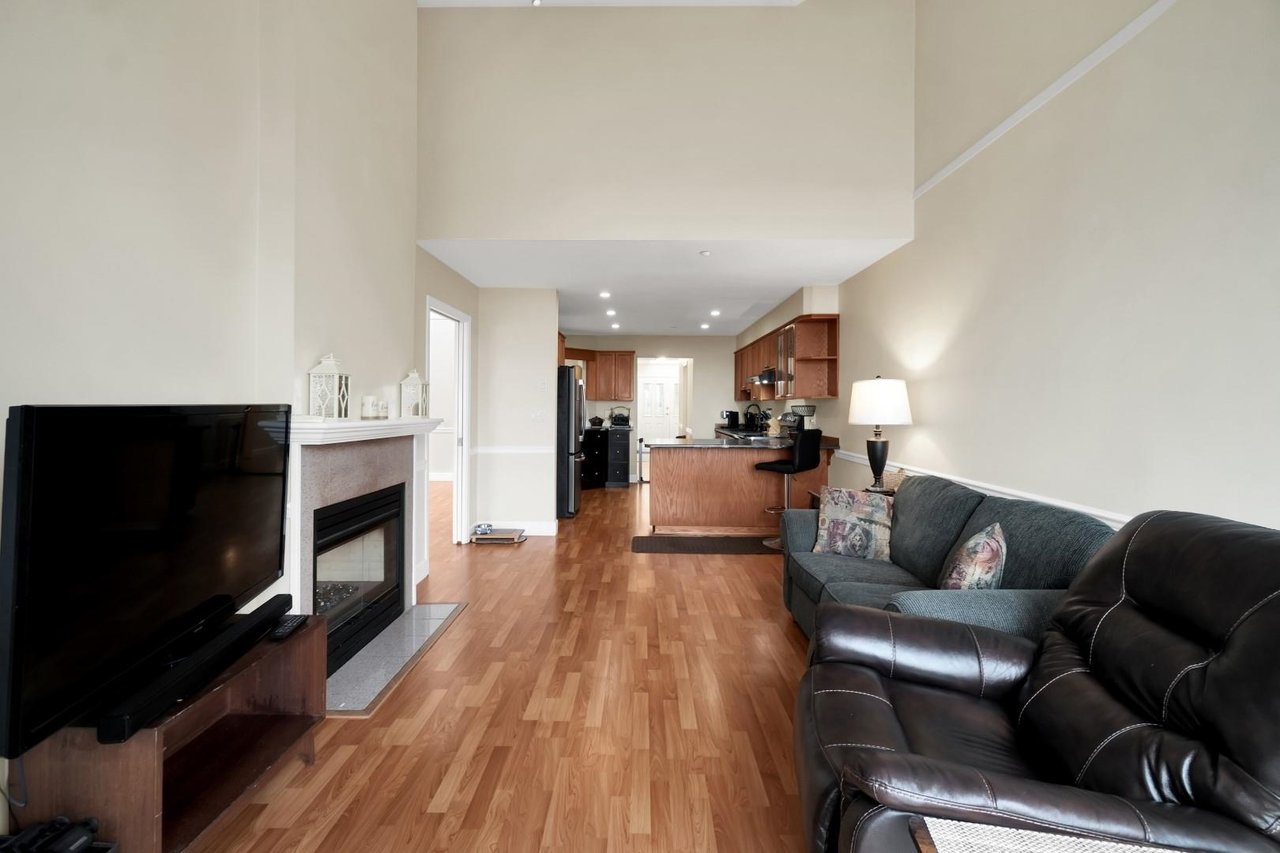 18-323 Governors Ct