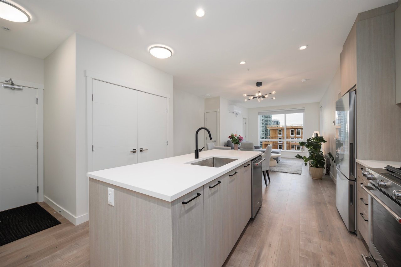 411-707 Como Lake Ave