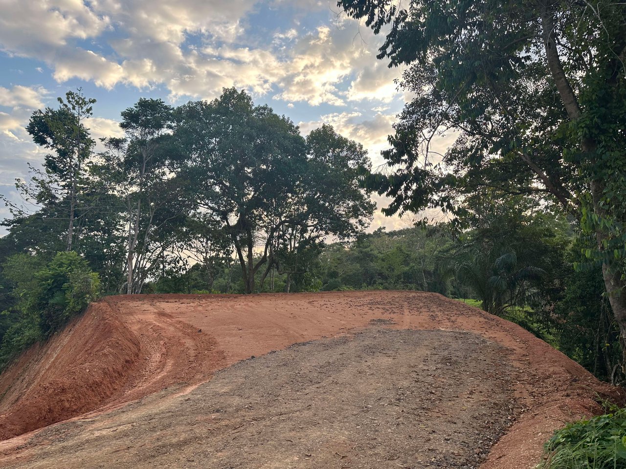 Unique Ocean View Property 7 minutes to Dominical Beach