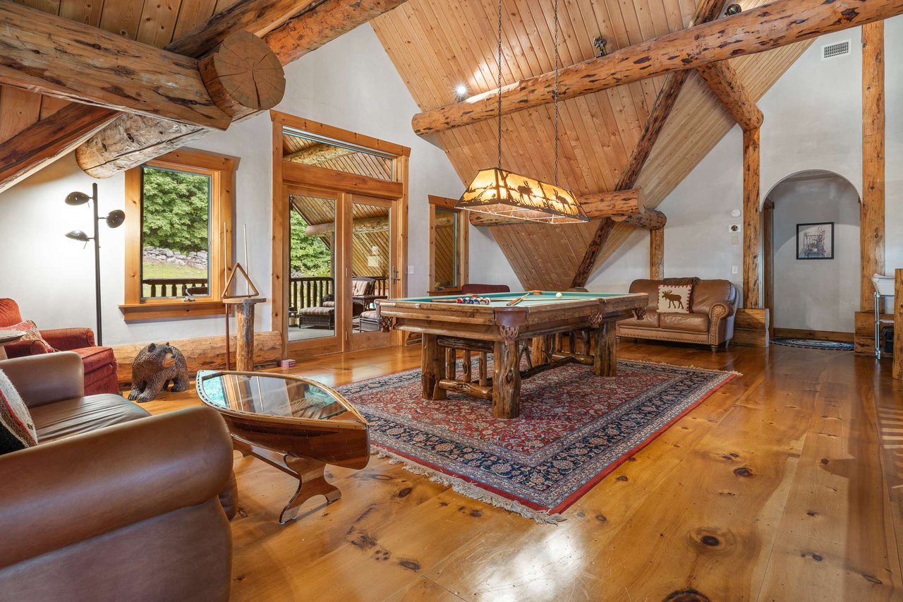 Exclusive Mountain Log Home