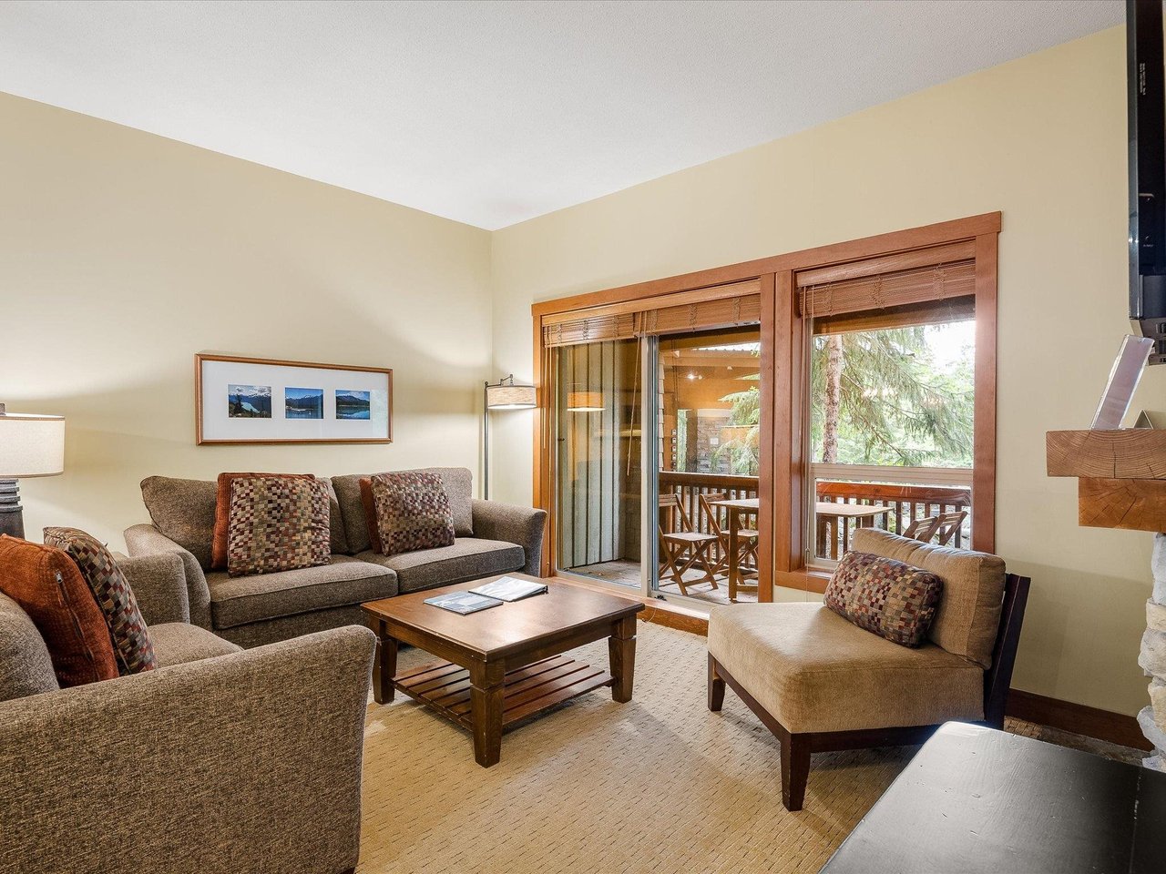 104-G1-4653 Blackcomb Wy
