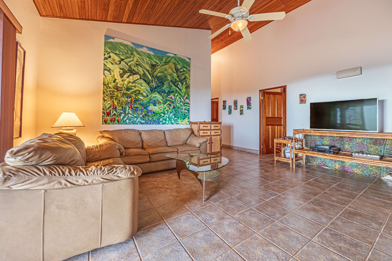 Casa De La Rosa, 3 Bedroom Ocean View Home in Lagunas!