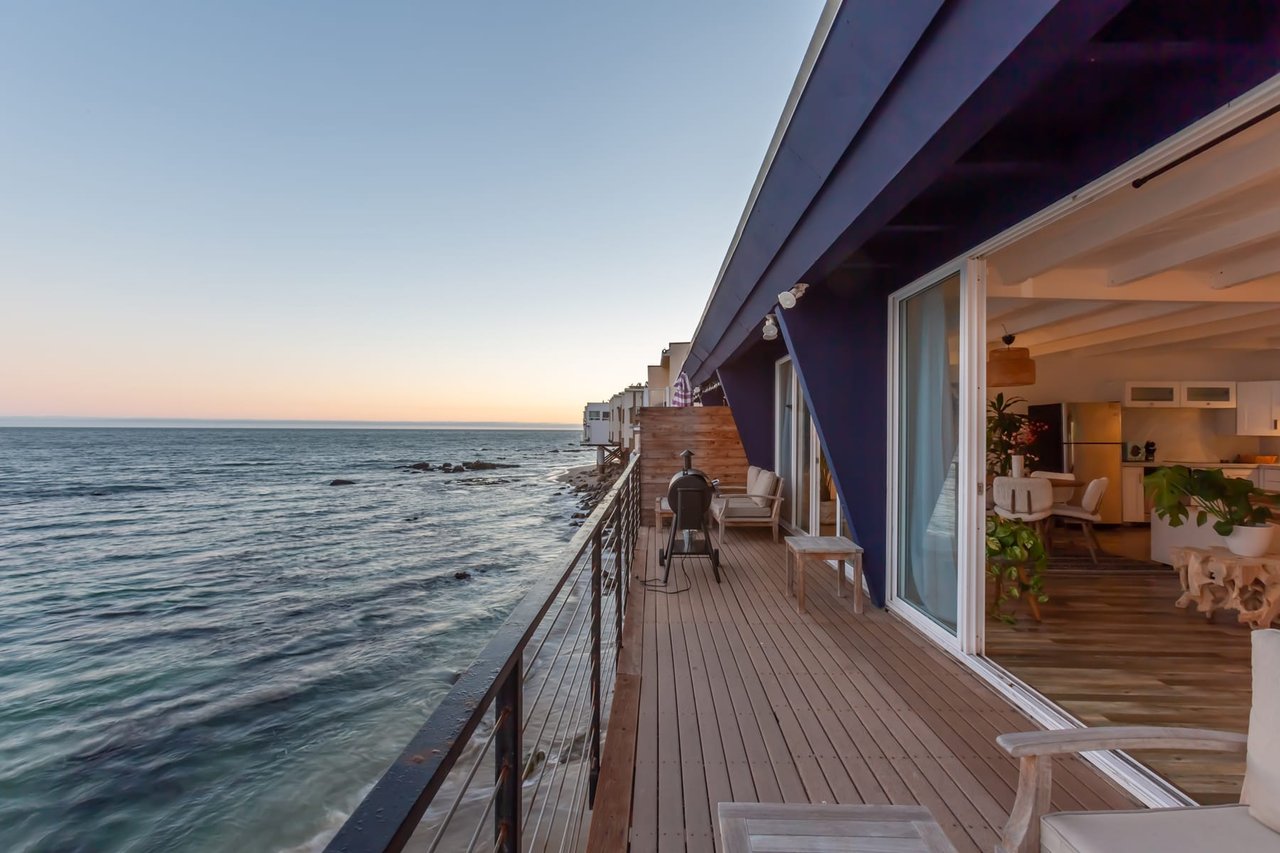 MALIBU BEACH HOUSE 48