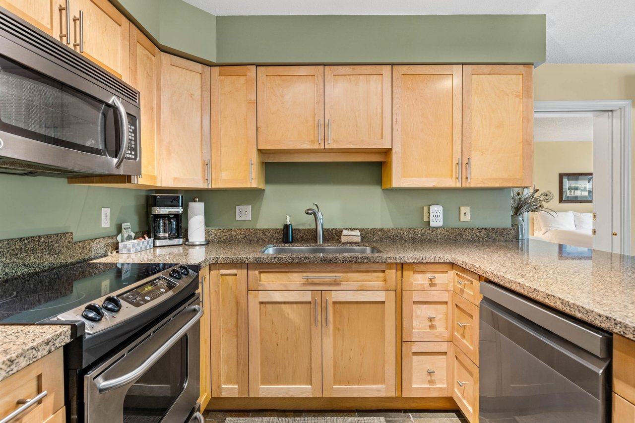 303/304-4905 Spearhead Pl