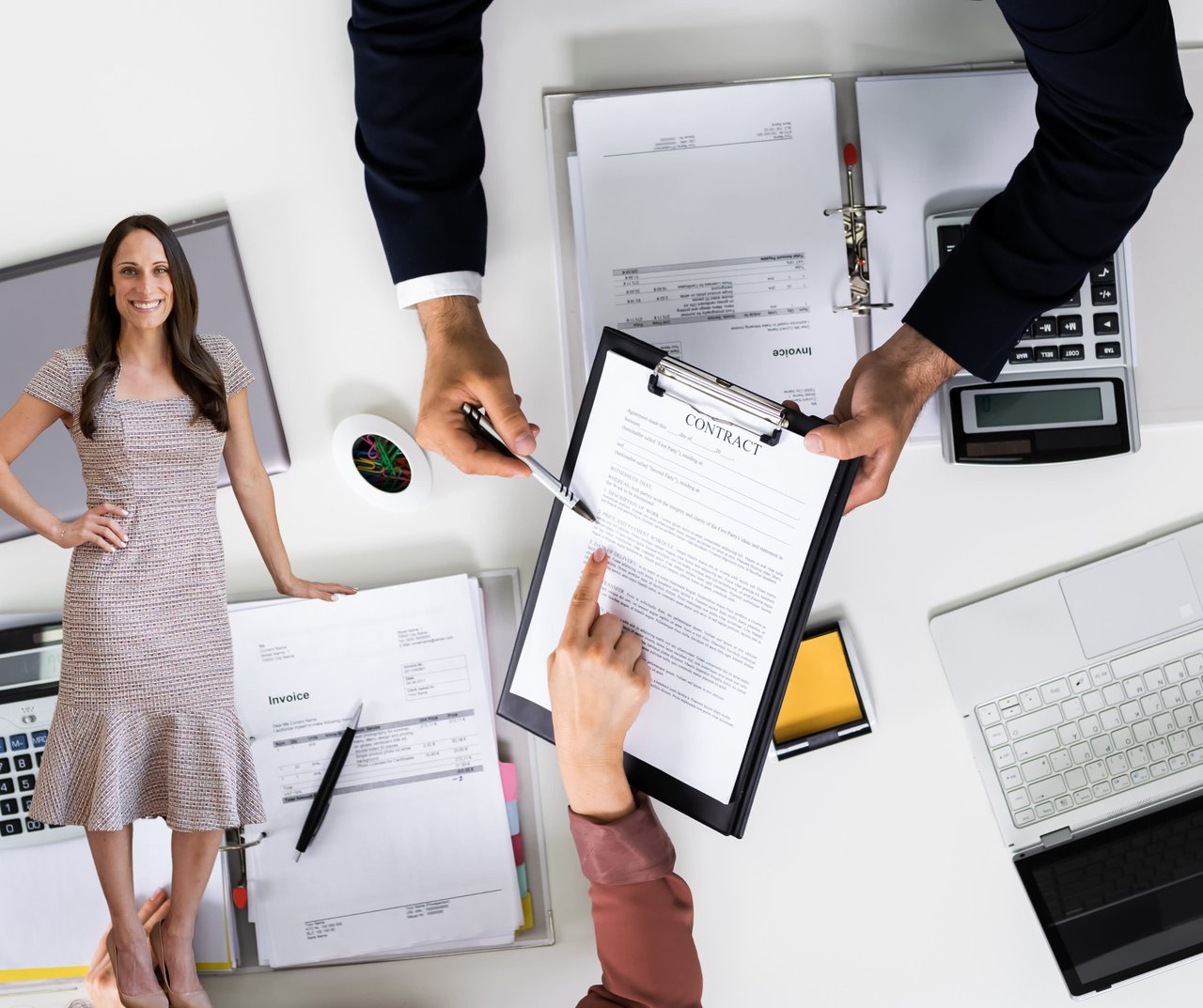 Multiple Offers and Winning Contract Strategies