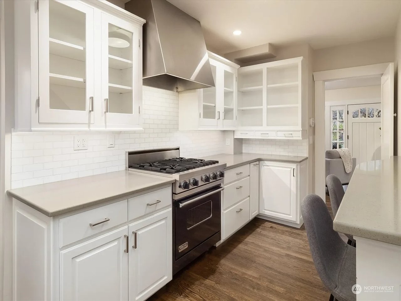 2569 6th Ave W