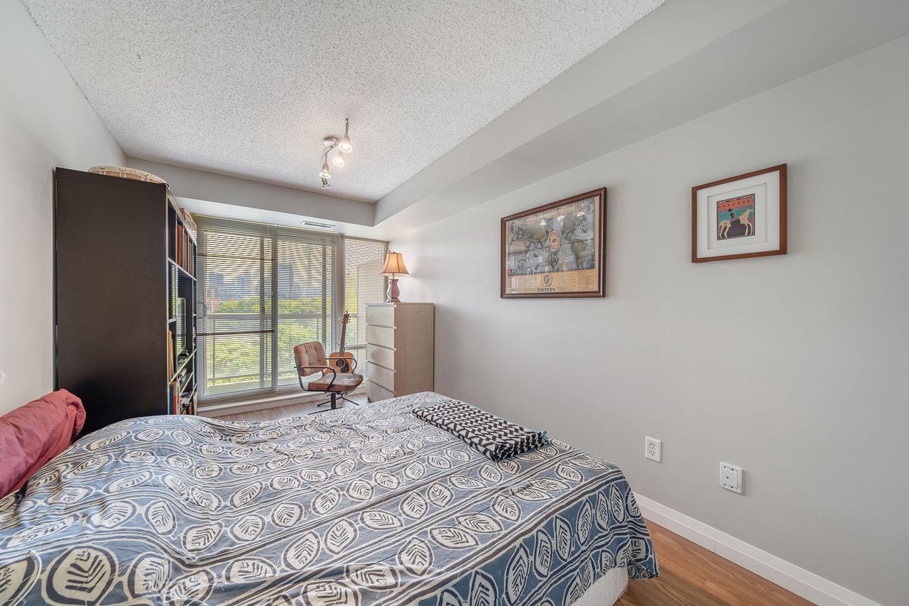 15 Stafford Street #401